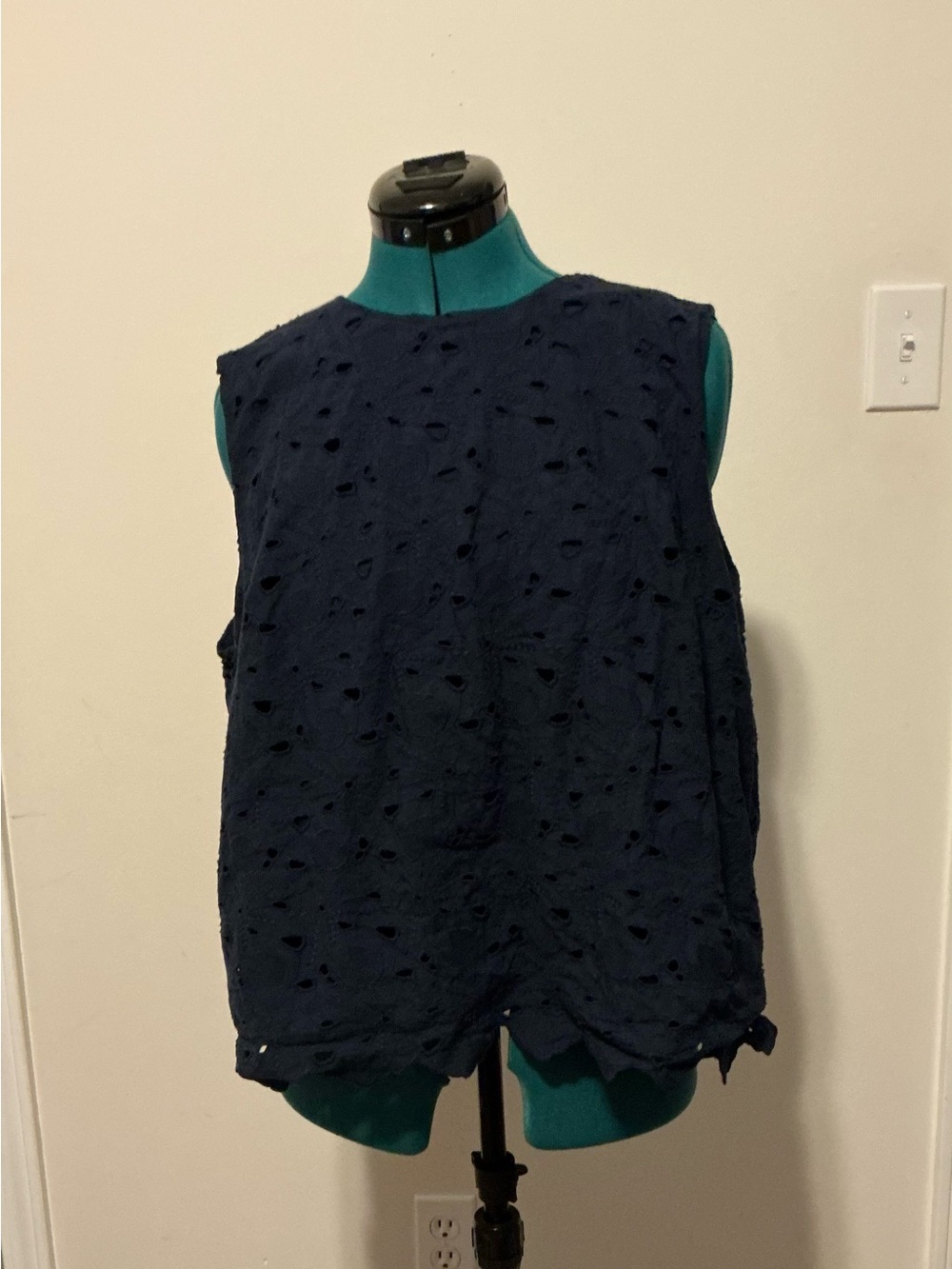 Time and Tru Navy Eyelet Sleeveless Tank Top